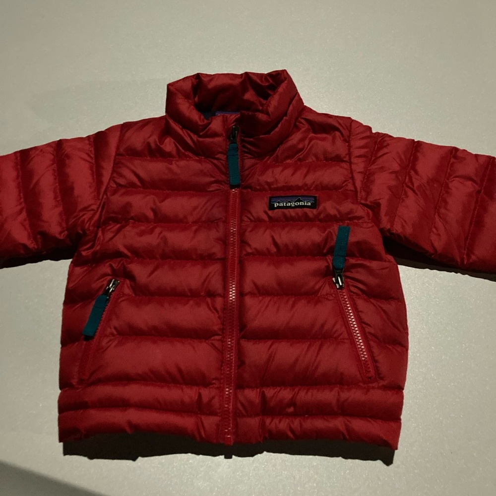 NWOT PATAGONIA 3-6 mos puffy coat
